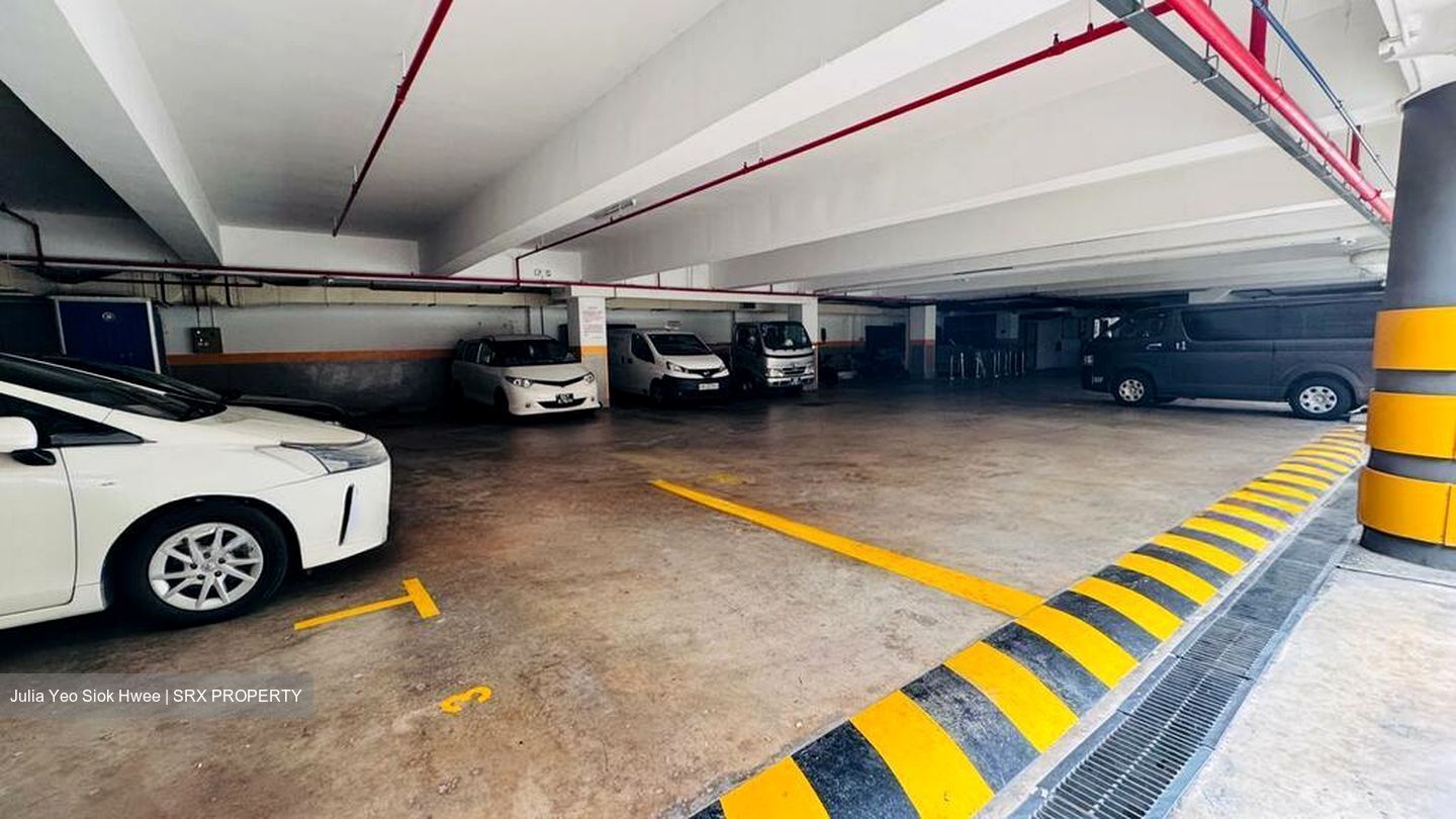 Kaki Bukit Recreation Centre (D14), Factory #521038911